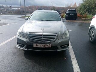 2010 Mercedes-Benz E-Класс 200 5G-Tronic IV (W212, S212, C207), серебристый, 1349000 рублей, вид 3