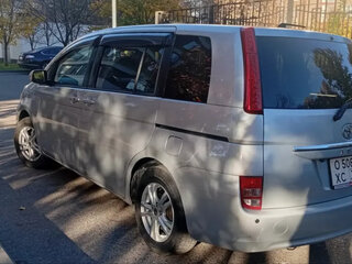 2009 Toyota ISis I Рестайлинг, серебристый, 1299000 рублей, вид 4