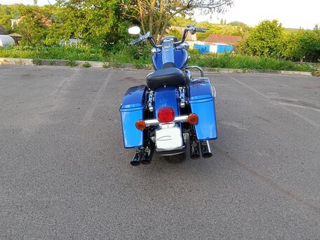 2010 Harley-Davidson Road King, синий, 1350000 рублей, вид 4