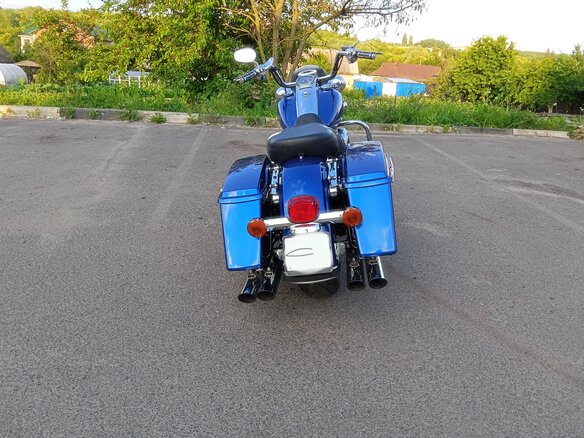 2010 Harley-Davidson Road King, синий, 1250000 рублей - вид 3