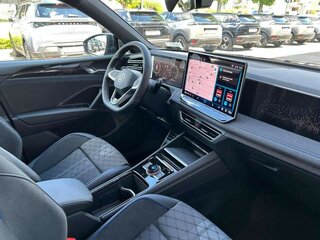 2026 Volkswagen Tiguan III, чёрный, 4030000 рублей, вид 4
