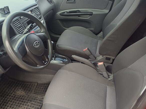 2009 Kia Rio II Рестайлинг, красный, 400000 рублей - вид 9
