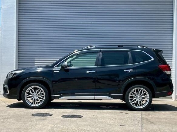 2022 Subaru Forester V Рестайлинг, чёрный, 2154001 рублей - вид 1