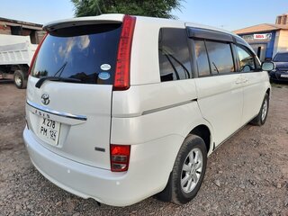 2010 Toyota ISis I Рестайлинг, белый, 1600000 рублей, вид 5