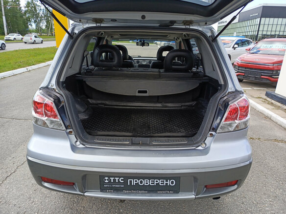 2004 Mitsubishi Outlander I, серебристый - вид 9