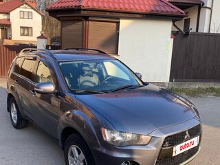 2011 Mitsubishi Outlander II Рестайлинг, серый, 900000 рублей, вид 1