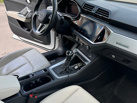 2020 Audi Q3 45 TFSI II (F3), белый, 3400000 рублей - вид 6