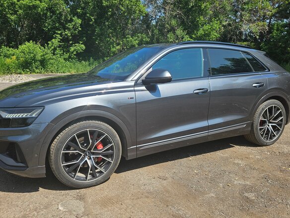 2018 Audi Q8 55 TFSI I (4M), серый, 4500000 рублей - вид 4