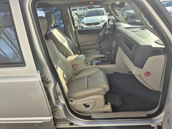 2007 Jeep Commander, серебристый, 1400000 рублей - вид 5