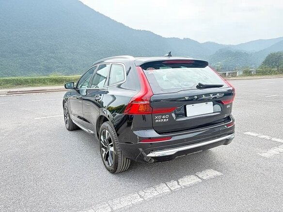 2026 Volvo XC60 II Рестайлинг 3, чёрный, 5660000 рублей - вид 6