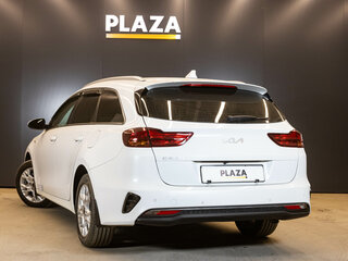 2022 Kia Ceed III Рестайлинг, белый, 2080000 рублей, вид 3