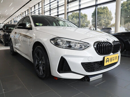 2022 BMW 1 серии 120i III (F52) Рестайлинг, белый, 1720000 рублей, вид 2