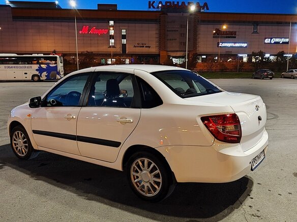 2013 Lada (ВАЗ) Granta I, белый, 450000 рублей - вид 13