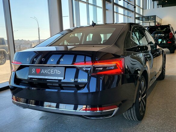 2025 Skoda Superb III Рестайлинг, чёрный - вид 5