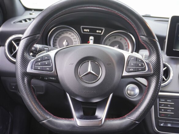 2016 Mercedes-Benz GLA 250 I (X156), серый, 1900000 рублей - вид 13