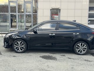 2021 Kia Rio IV Рестайлинг, чёрный, 1350000 рублей, вид 1
