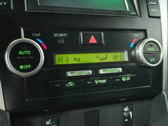 2012 Toyota Camry VII (XV50), серый, 1500000 рублей - вид 13