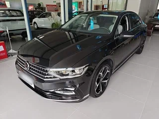 2023 Volkswagen Magotan B8 Рестайлинг, чёрный, 1800000 рублей, вид 1