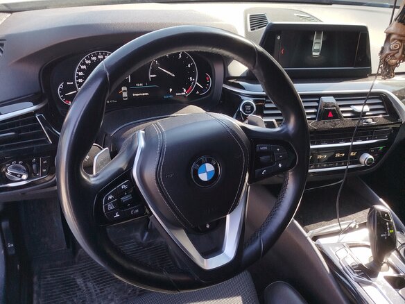 2019 BMW 5 серии 520d xDrive VII (G30/G31/G38), чёрный, 2950000 рублей - вид 4