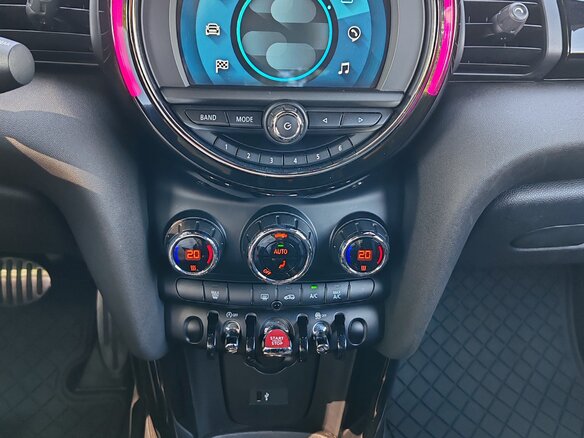 2020 Mini Hatch Cooper III (F55/F56) Рестайлинг, чёрный, 2200000 рублей - вид 16