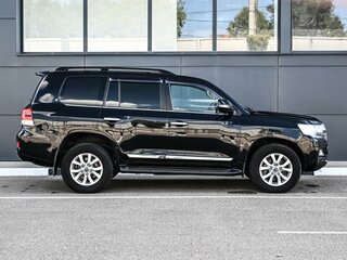 2015 Toyota Land Cruiser 200 Series Рестайлинг 2, чёрный, 4899000 рублей, вид 5