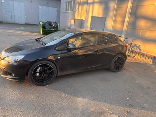 2013 Opel Astra GTC J Рестайлинг, чёрный, 700000 рублей, вид 2