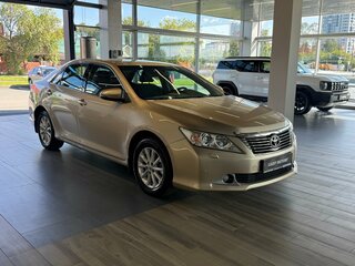 2013 Toyota Camry VII (XV50), бежевый, 1695000 рублей, вид 3