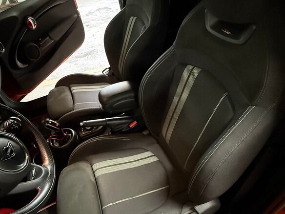 2020 Mini Hatch JCW III (F55/F56) Рестайлинг, оранжевый, 3100000 рублей - вид 31
