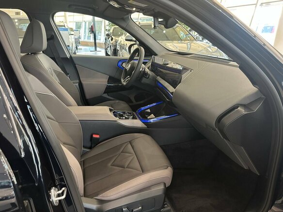 2026 BMW X3 Long 30L xDrive IV (G45/G48), чёрный, 7800000 рублей - вид 13
