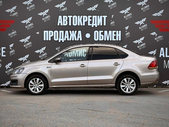 2019 Volkswagen Polo V Рестайлинг, бежевый, 949000 рублей - вид 3