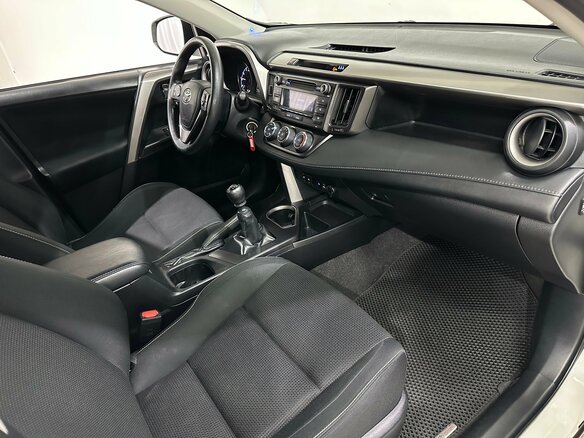 2015 Toyota RAV4 IV (XA40) Рестайлинг, белый, 1780000 рублей - вид 18