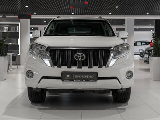 2016 Toyota Land Cruiser Prado 150 Series Рестайлинг 1, белый, 3185000 рублей, вид 3