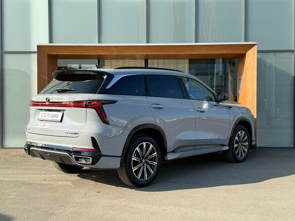 2024 Changan CS75 Plus III, серый, 4029900 рублей - вид 2