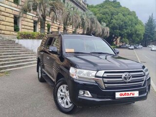 2020 Toyota Land Cruiser 200 Series Рестайлинг 2, чёрный, 8900000 рублей, вид 3