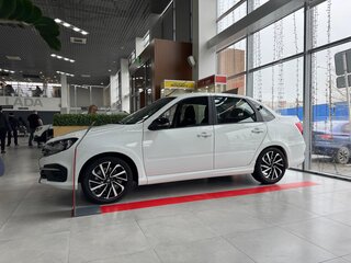 2026 Lada (ВАЗ) Granta Sport I Рестайлинг, белый, 1587000 рублей, вид 4