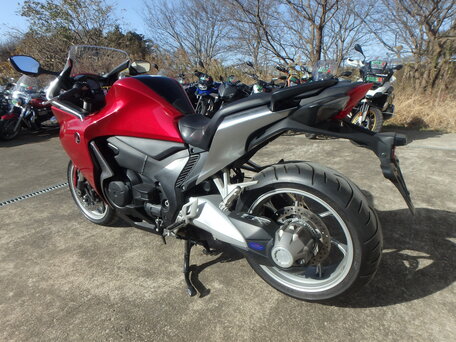 2010 Honda VFR 1200, красный, 800000 рублей, вид 5