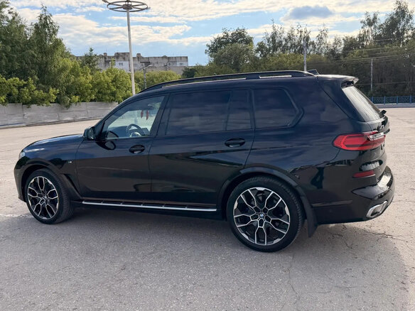 2021 BMW X7 40d I (G07), чёрный, 8100000 рублей - вид 11