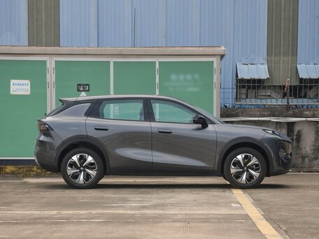 2026 Changan Qiyuan Q05 51.9 kWh II, серый, 2188011 рублей, вид 4