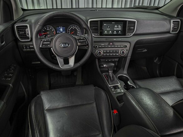 2018 Kia Sportage IV Рестайлинг, белый, 2439000 рублей - вид 5