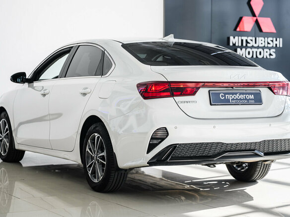 2021 Kia Cerato IV Рестайлинг, белый, 2280000 рублей - вид 6