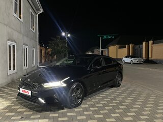 2020 Kia K5 III, чёрный, 2100000 рублей, вид 1
