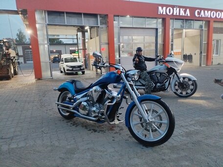 2011 Honda VT 1300CX Fury, синий, 800000 рублей, вид 4