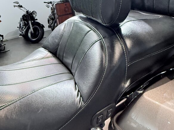 2016 Harley-Davidson CVO Limited, синий, 1799000 рублей - вид 38