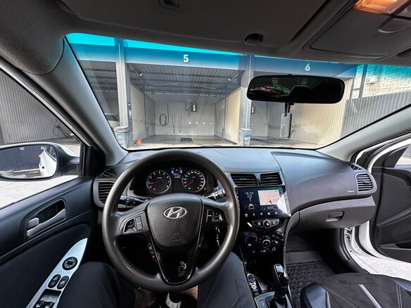 2015 Hyundai Solaris I Рестайлинг, белый, 830000 рублей - вид 10