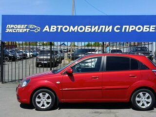 2011 Kia Rio II Рестайлинг, красный, 450000 рублей, вид 3