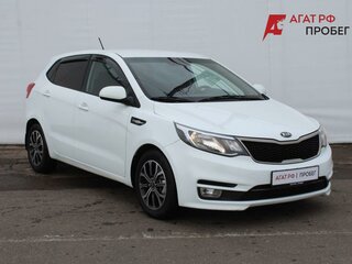 2017 Kia Rio III Рестайлинг, белый, 1015000 рублей, вид 3
