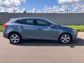 2013 Volvo V40 II, серебристый, 999999 рублей, вид 3