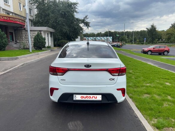 2019 Kia Rio IV, белый, 950000 рублей - вид 2