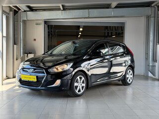 2013 Hyundai Solaris I, чёрный, 729000 рублей, вид 3