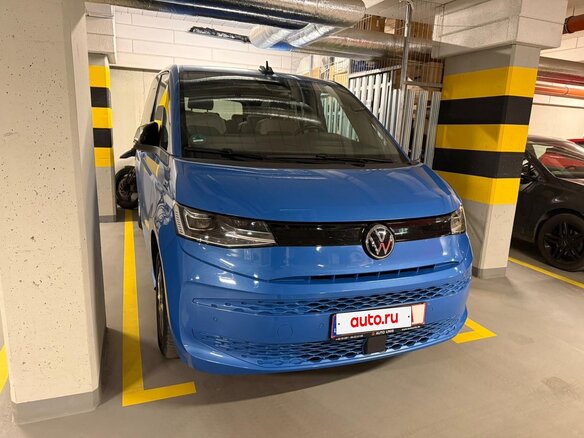 2023 Volkswagen Multivan T7, синий, 5200000 рублей - вид 1